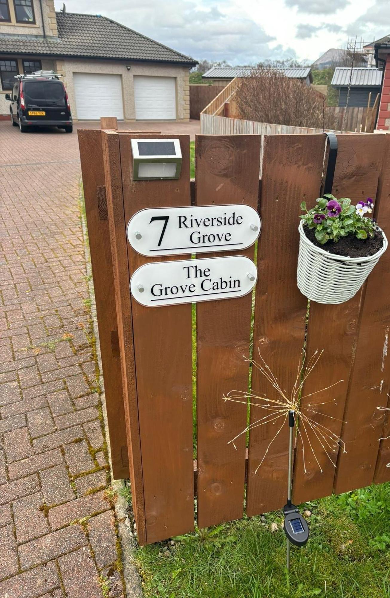 The Grove Cabin Fort William Exteriör bild